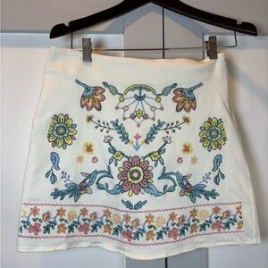 Blu Pepper Ivory Embroidered Mini Skirt Size Medium